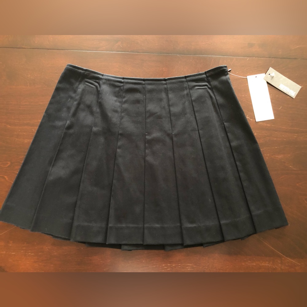 NWT Kenneth Cole Reaction pleated mini skirt